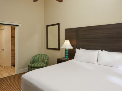 Carter Creek Deluxe Villa King Stay Bedroom